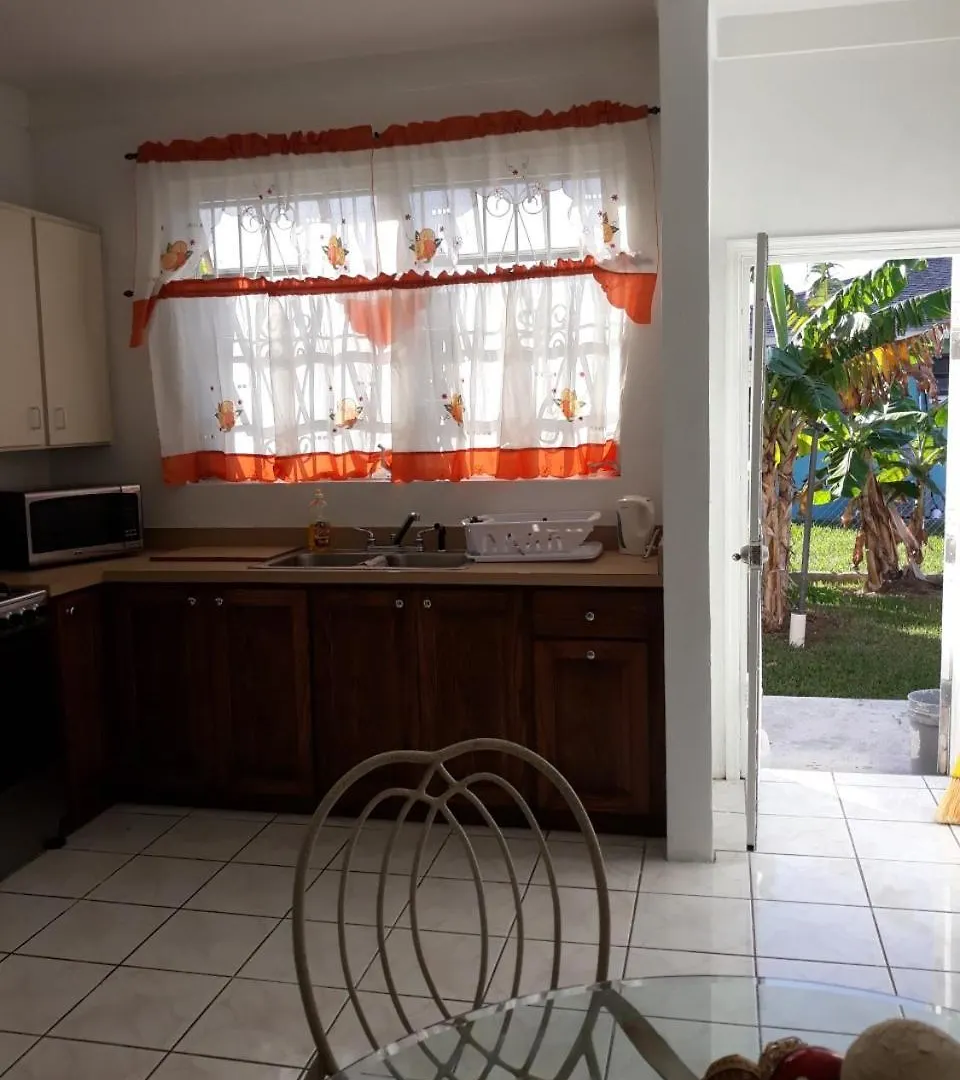 Personal Touch 1 Apartment Nassau