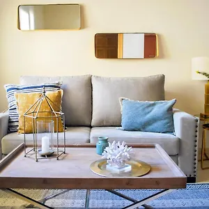 Homely Malagueta Junto Al Mar, Parking Privado Bajo Suplemento Apartment Malaga
