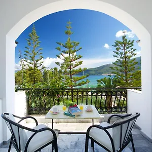 Athina Hotel Karavomylos