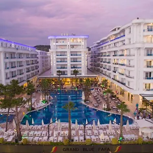 Grand Blue Fafa & Resort Kryemedhej