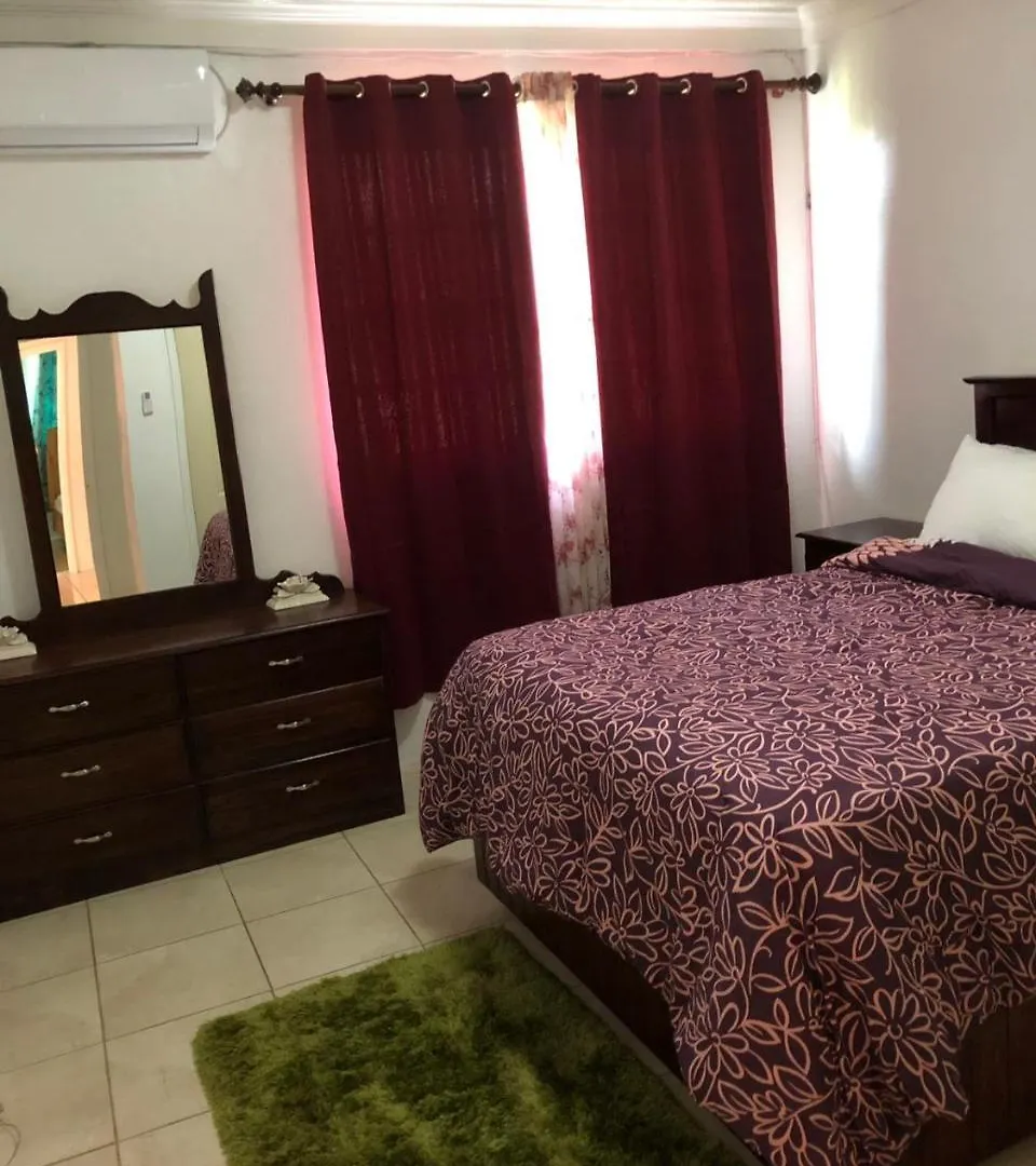 Personal Touch 1 Daire Nassau